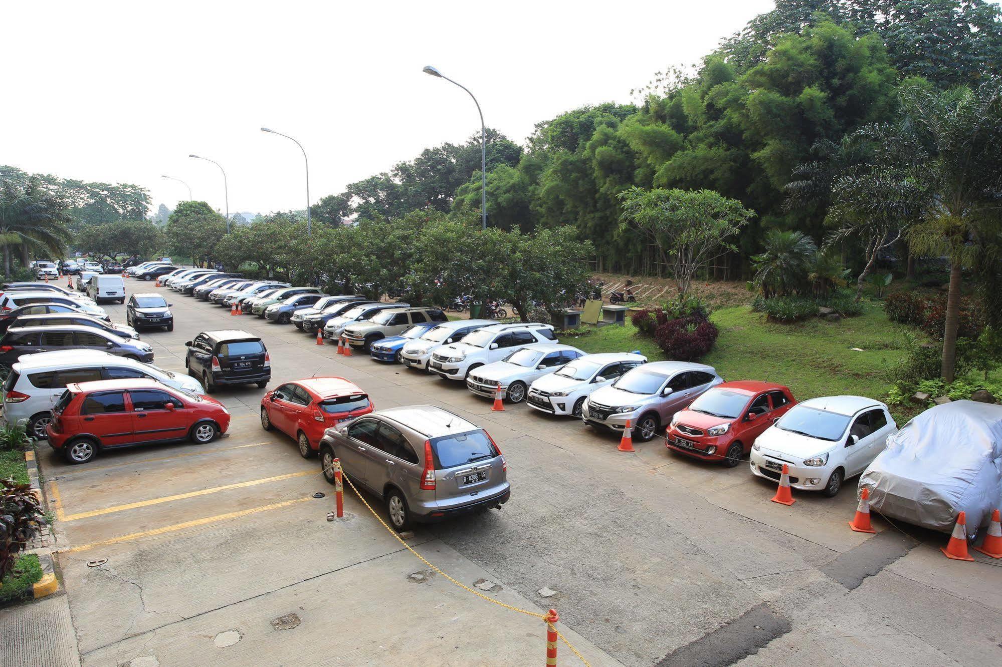 Literooms Kebagusan Jakarta Buitenkant foto
